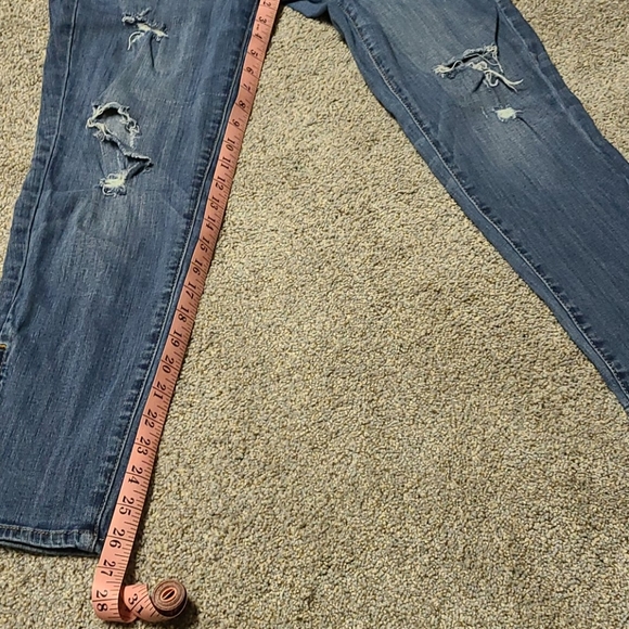Distressed jeggings with working ankle zippers - Picture 10 of 12